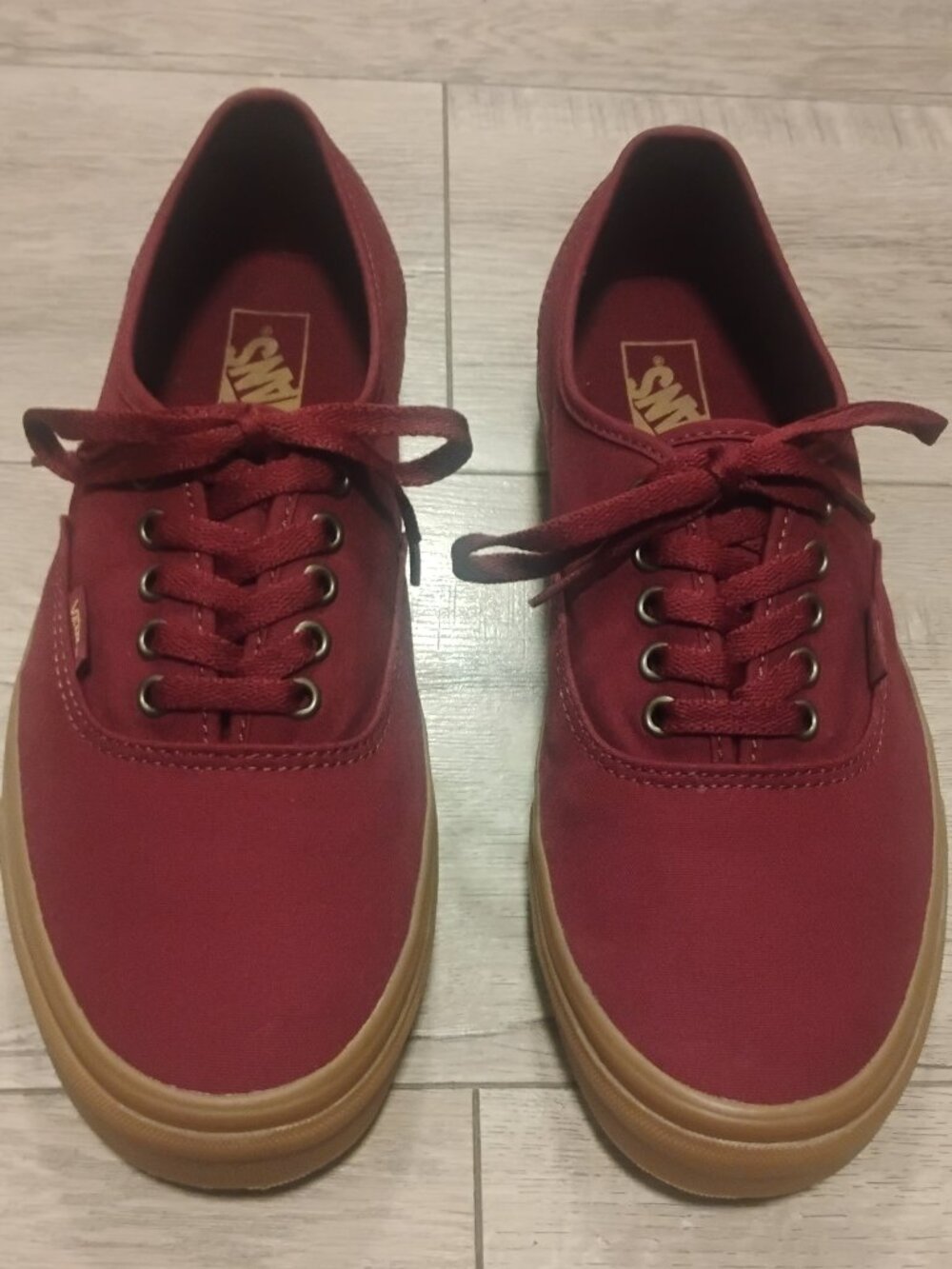 Van's Low Top Canvas Burgundy & Gum Sole Men's Size 10.5 Women's Size 12 Unisex
